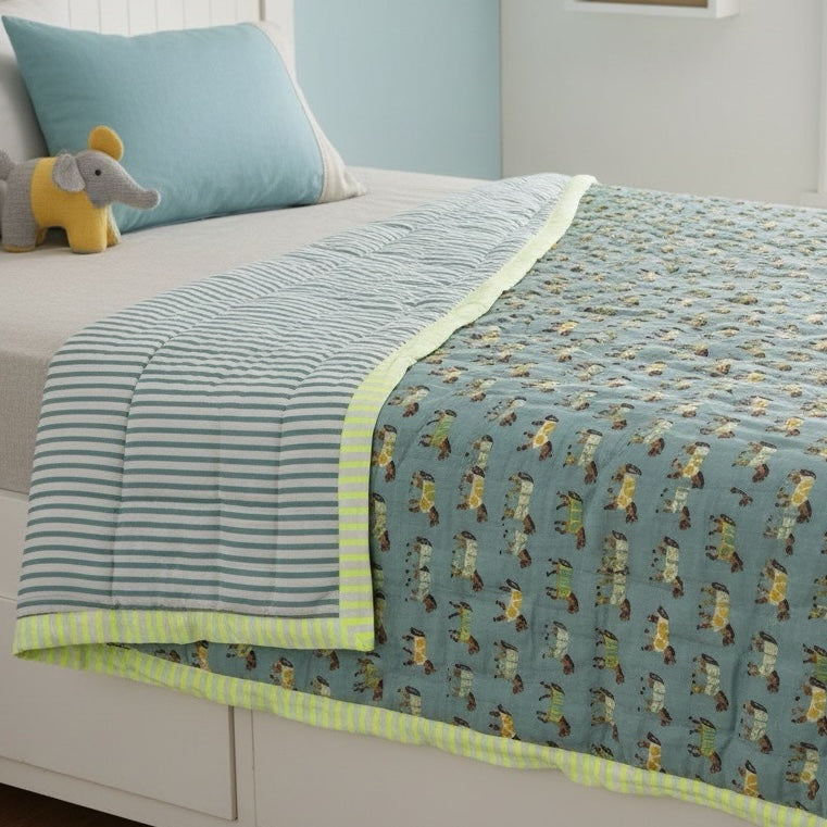 Pony Trail print hand block-printed reversible cotton voile kids quilt (razai) – print detail close-up