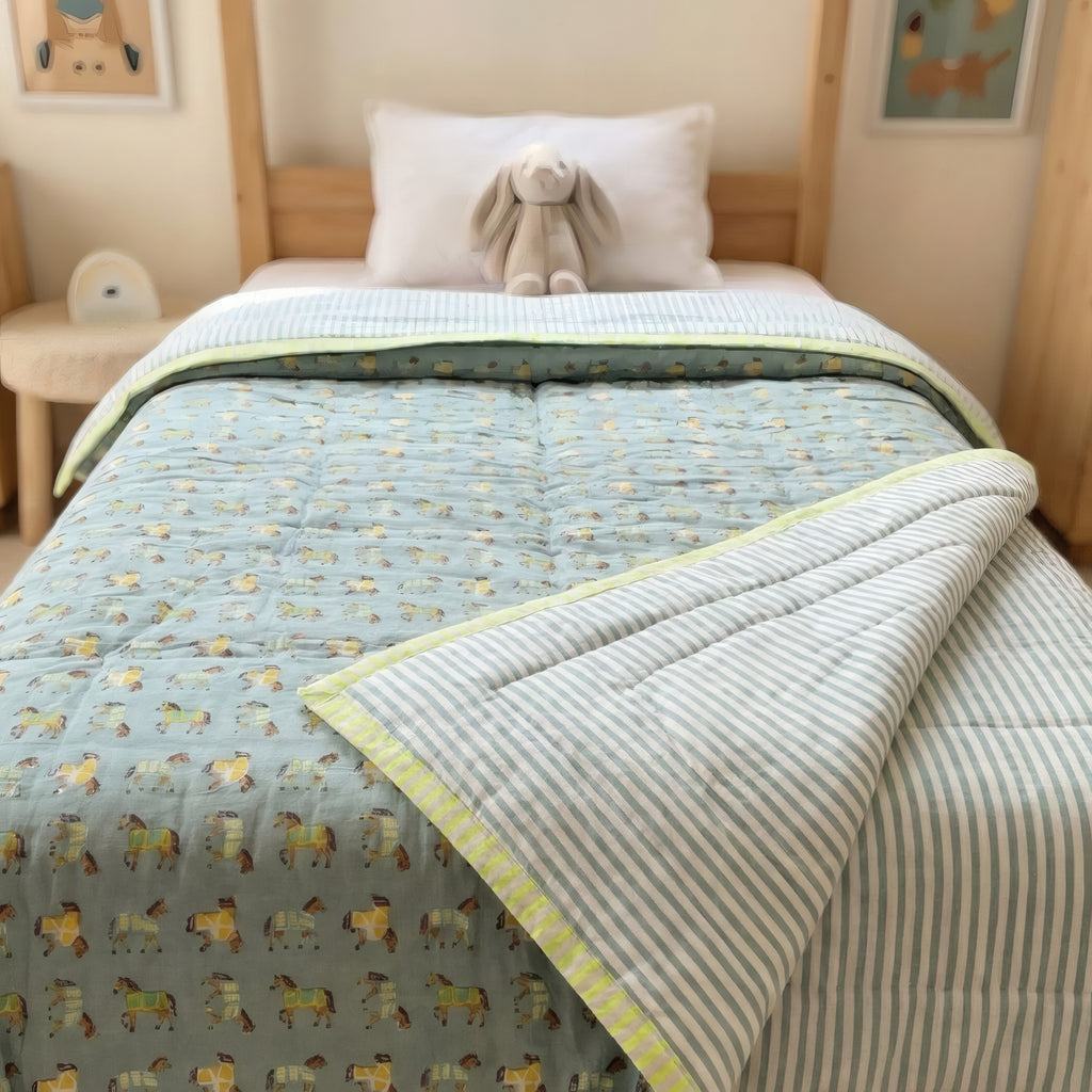 Pony Trail print hand block-printed reversible cotton voile kids quilt (razai) – additional detail