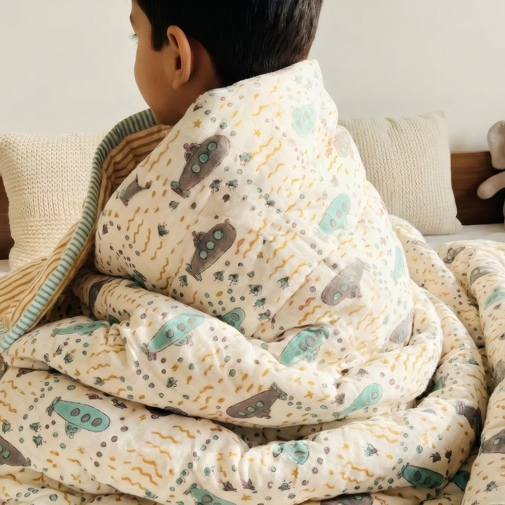 Submarine print hand block-printed reversible cotton voile kids quilt (razai) – reverse side
