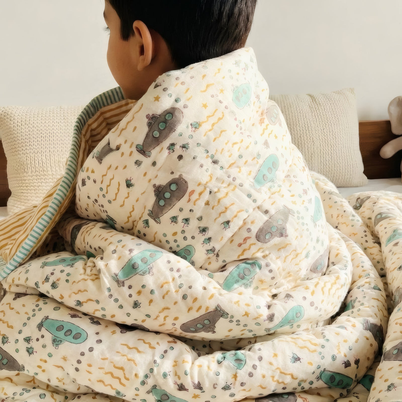 Submarine print hand block-printed reversible cotton voile kids quilt (razai) – reverse side